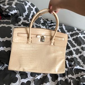 Hand bag
